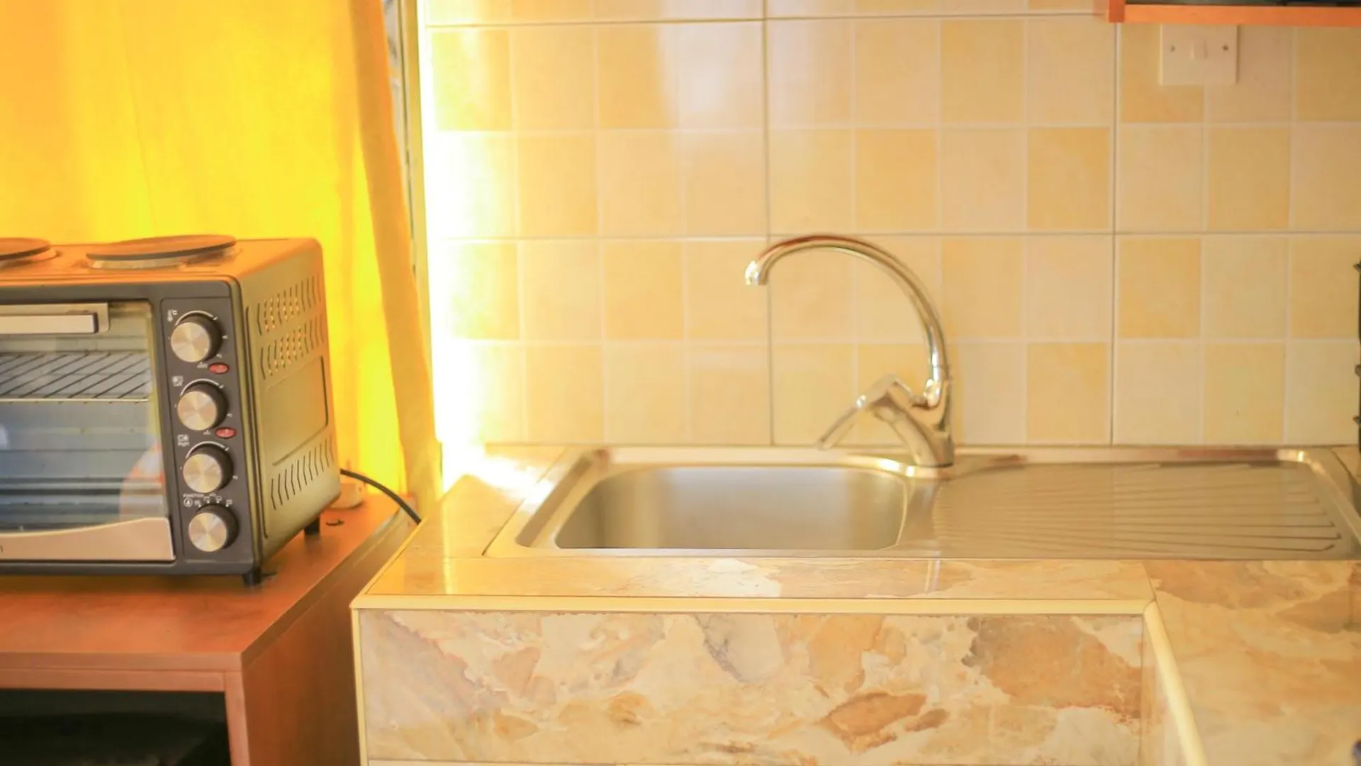 Rustic Gardens Bed & Breakfast Kitunzi Lungujja Kampala 0*,